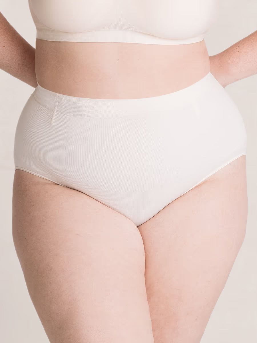 Vellavie Essentials All Day Every Day Mid-Waisted Shaper Panty